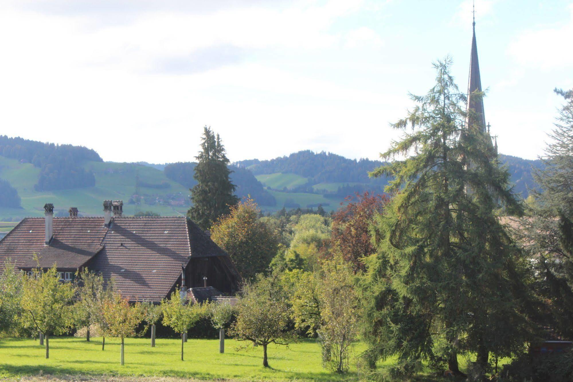 Gemeinschaftshaus Im Oberdorf Lützelflüh Exterior foto
